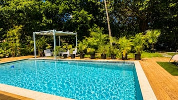 Piscine extérieure