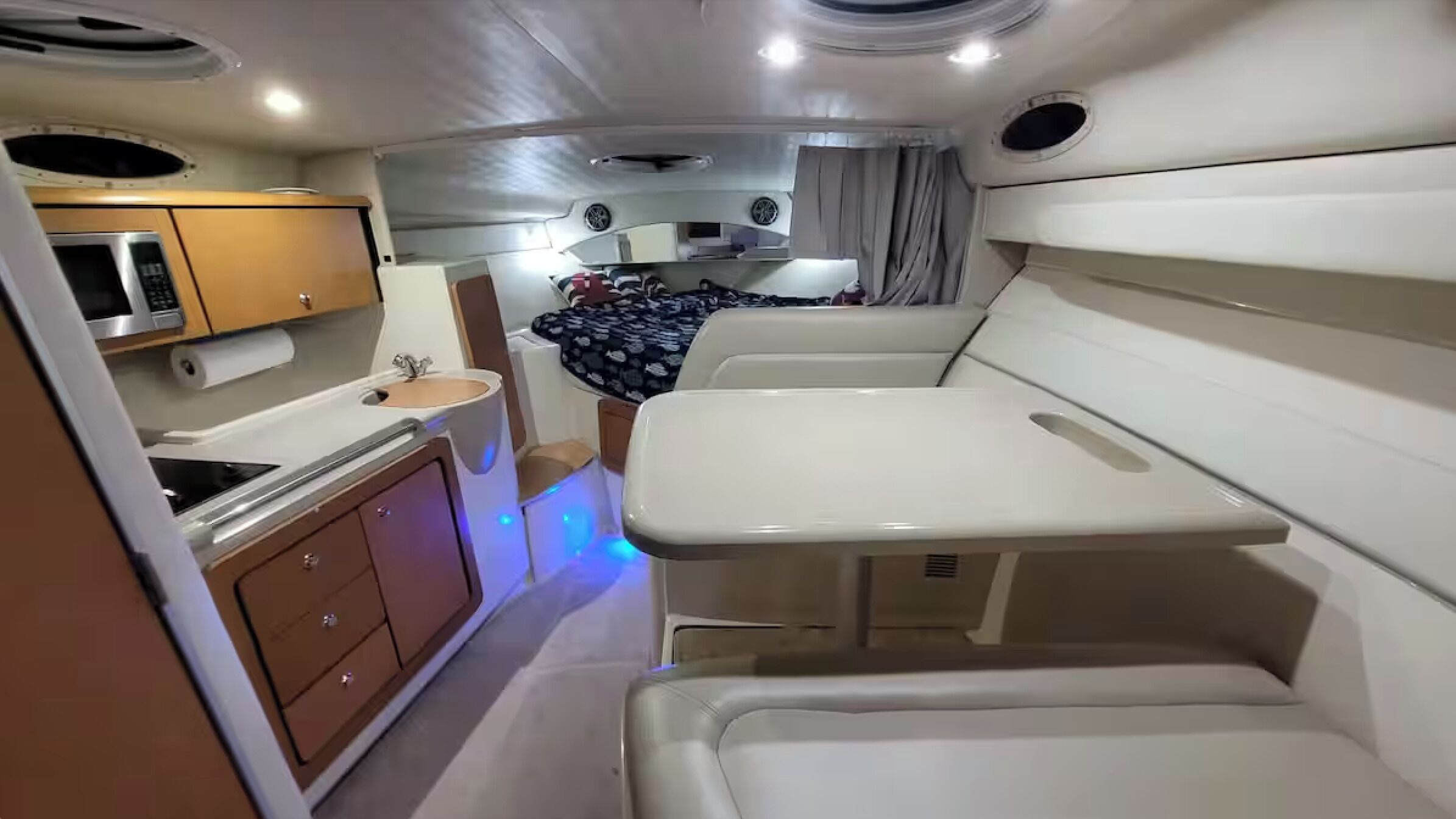 3 bedrooms, desk, iron/ironing board, travel cot