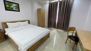 Deluxe-herbergi með tvíbreiðu rúmi | Skrifborð, ókeypis þráðlaus nettenging, rúmföt