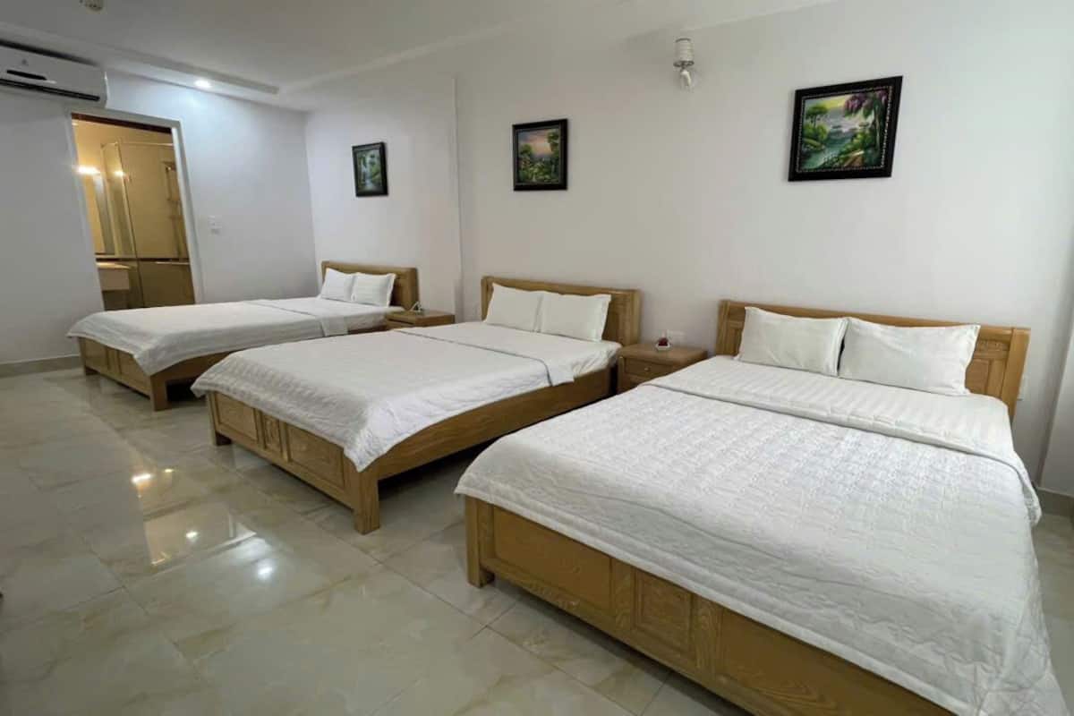 Quarto família | Escrivaninha, Wi-Fi de cortesia, roupa de cama