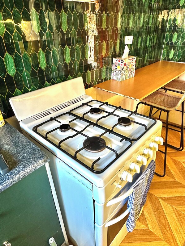 Microwave, stovetop