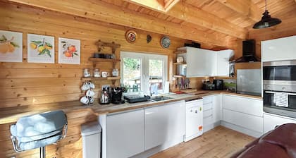 2 bedroom accommodation in Sevenoaks