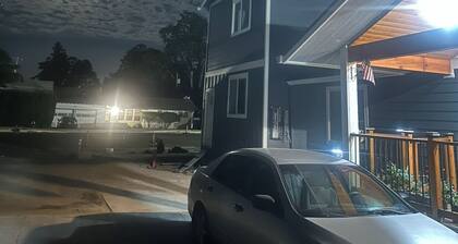 Charming studio in delightful Salem with central heating and cooling.