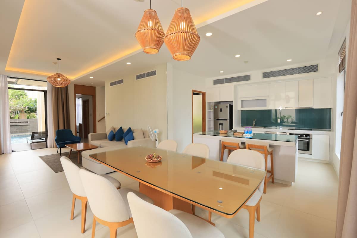 Deluxe Villa, Patio, Pool View | Private kitchen