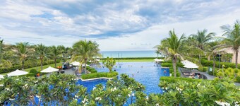 OCEAN BREEZE VILLA CAM RANH