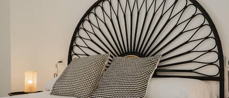 3 habitaciones, tabla de planchar con plancha, internet y ropa de cama