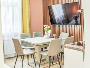 Dining - Beautiful apartment for 6 people with WIFI, TV and pets allowed (Prague)