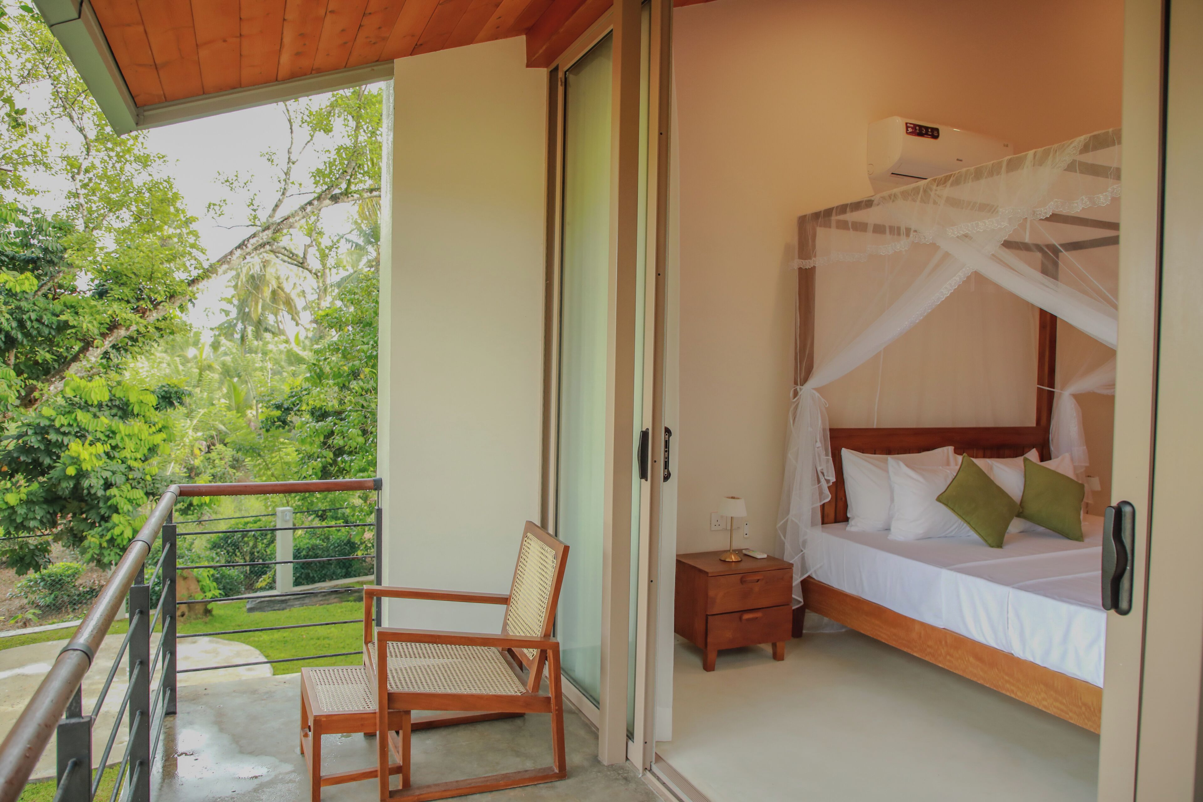 Doppia Deluxe, balcone, vista giardino | Insonorizzazione, ferro/asse da stiro, Wi-Fi gratuito