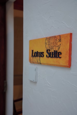 Soundproofing, iron/ironing board, free WiFi - Ona Garden Villa  (Galle)