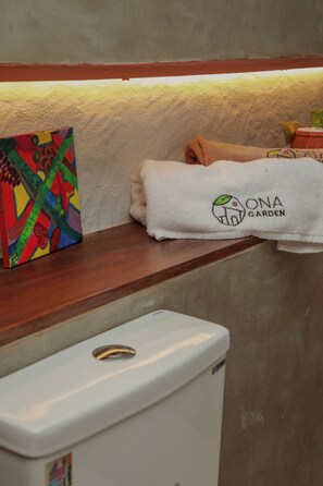 Deluxe Double Room, Balcony, Garden View | Bathroom - Ona Garden Villa  (Galle)