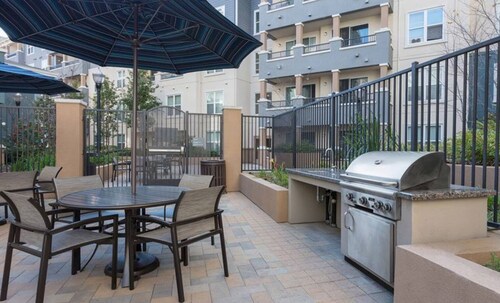 Blueground | San Bruno, pool, nr San Bruno Park