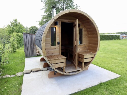 Gîte familial accueillant avec piscine et sauna.