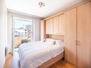 2 chambres, fer et planche à repasser, accès Internet