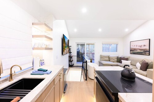 Old Town Park City Ski Home | Walk to Skiing at Quitin' Time Lift, Hot Tub, Includes Free Parking