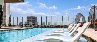 Great Resort with Modern One Bedroom in Dwtn Atlanta and close to everything!