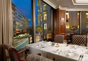 Restaurant - NJV Athens Plaza (Athens)