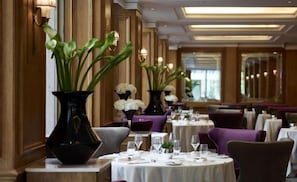 Dining - NJV Athens Plaza (Athens)