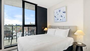 2 bedrooms, desk, iron/ironing board, WiFi