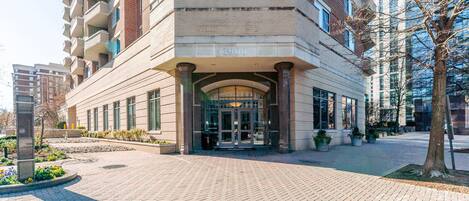 المنشأة من الخارج