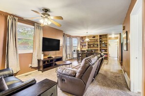 Een televisie en een kantoor