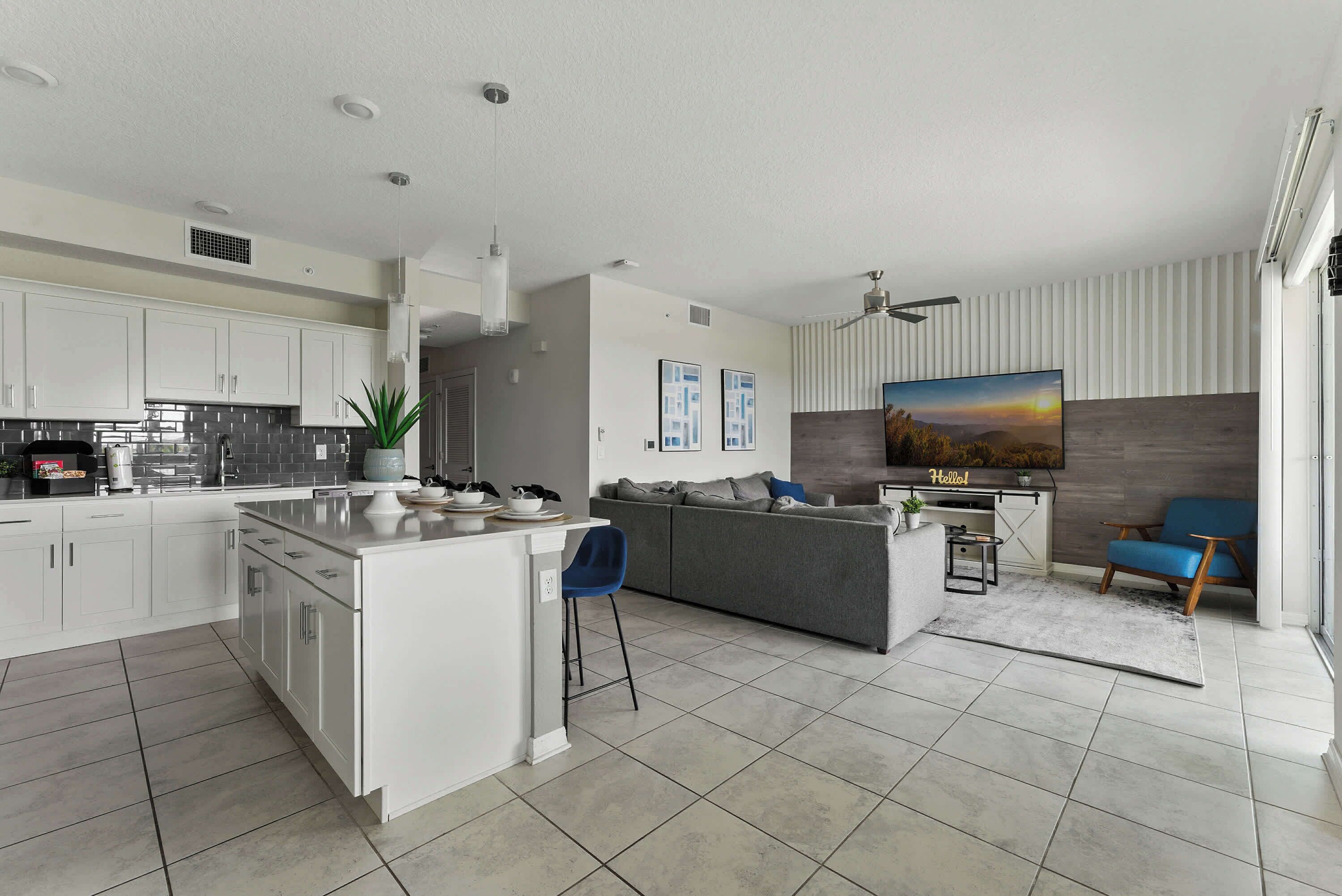 Televisión y oficina 