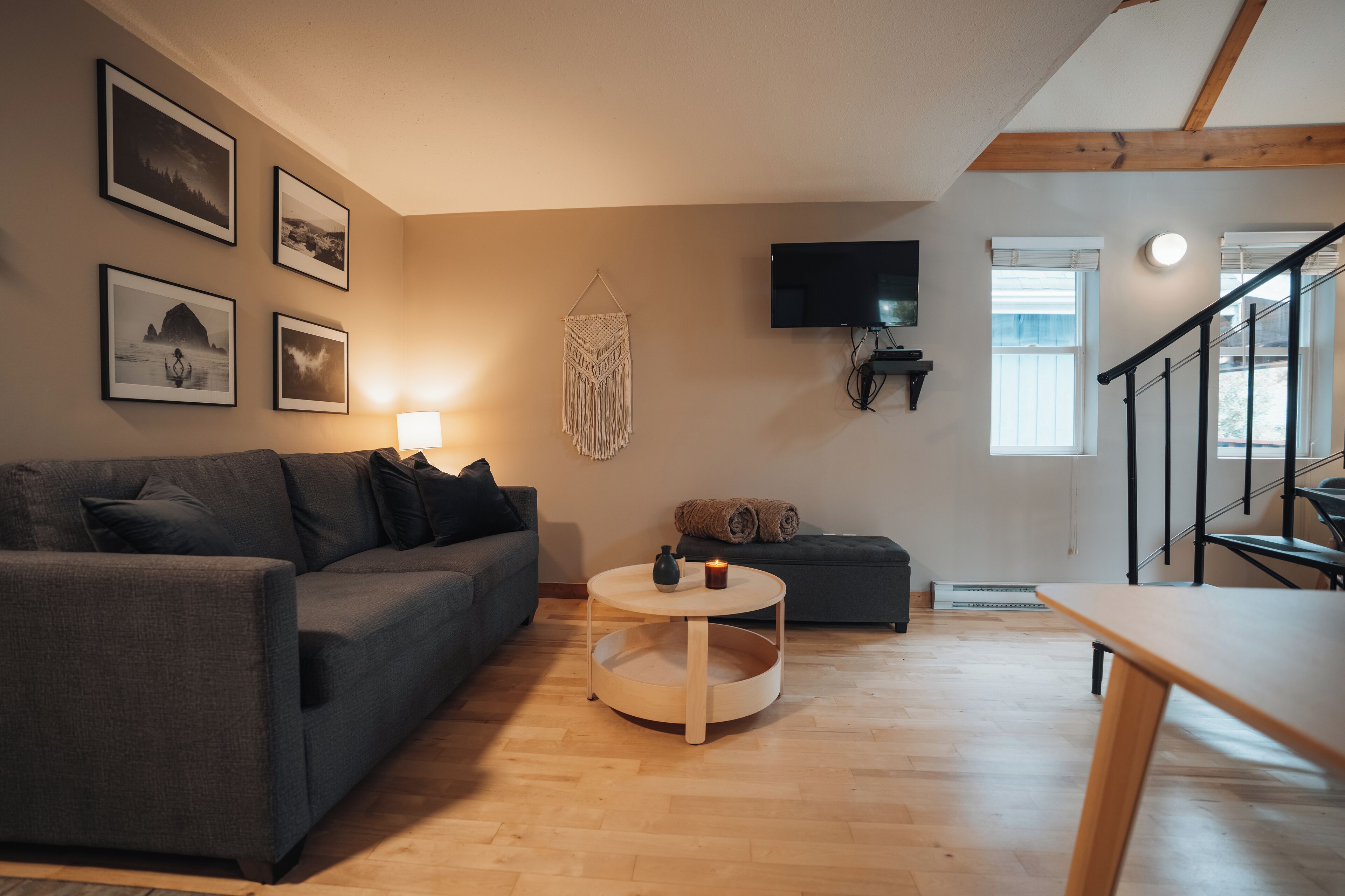 Coastal Cabin- Updated Studio + Loft - Ucluelet