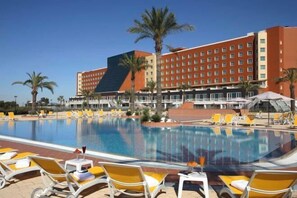 Outdoor pool - Rome Marriott Park Hotel (Rome)