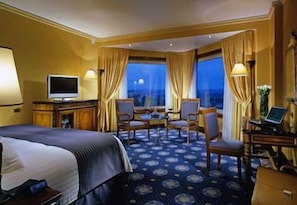 Desk - Rome Marriott Park Hotel (Rome)