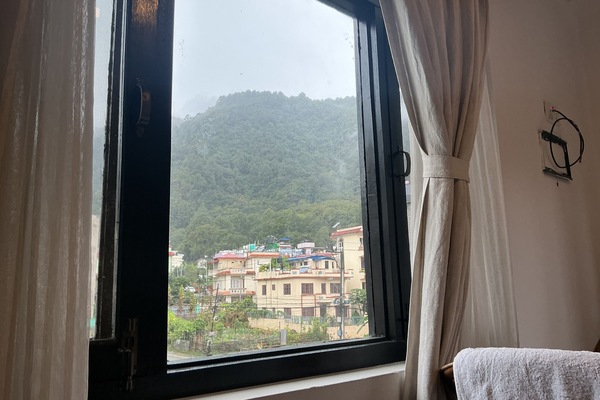 Deluxe Double Room, 1 King Bed, Hill View | Desk, laptop workspace, WiFi (free)