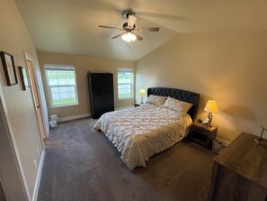 3 bedrooms, iron/ironing board, WiFi, bed sheets