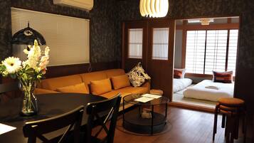 Blackout curtains, free WiFi