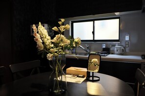 Blackout curtains, free WiFi