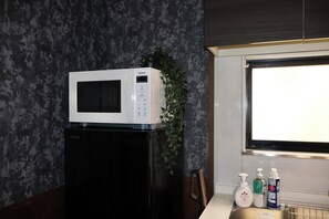 Blackout curtains, free WiFi