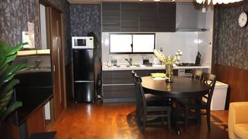 Blackout curtains, free WiFi