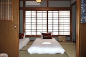 Blackout curtains, free WiFi - TabiTime Tamade Naka (Osaka)