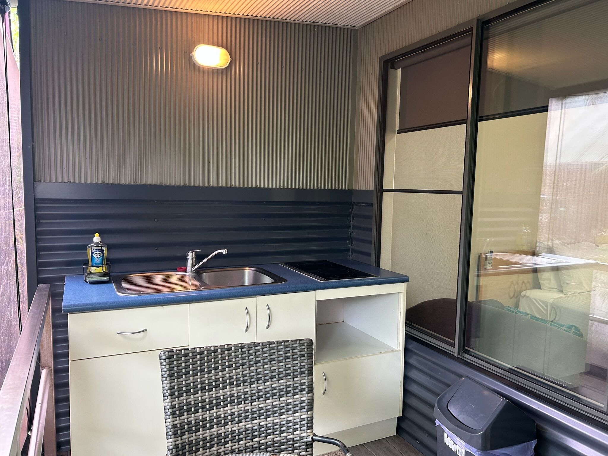 Comfort Studio, Balcony | Private kitchen | Shared fridge, microwave, cookware/dishes/utensils