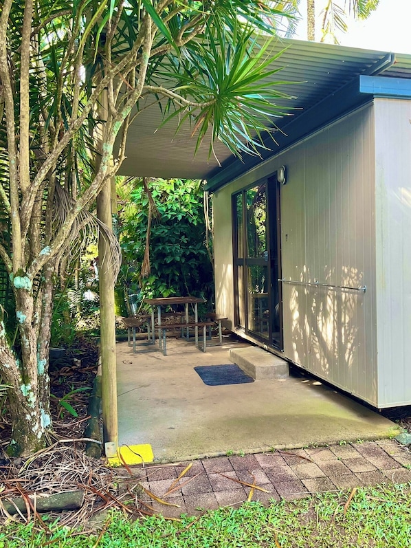 Basic Studio, Patio | Terrace/patio