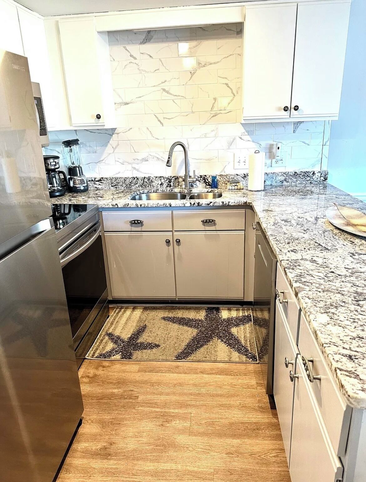 Microondas, horno, parrilla de estufa y lavavajillas 