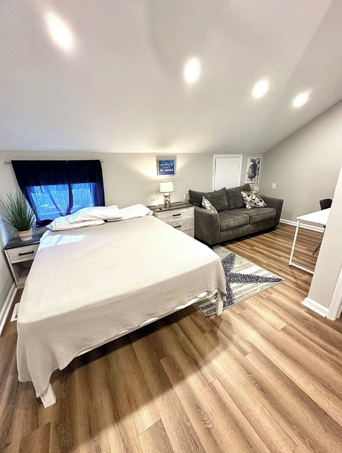 1 habitación, tabla de planchar con plancha, wifi y ropa de cama 