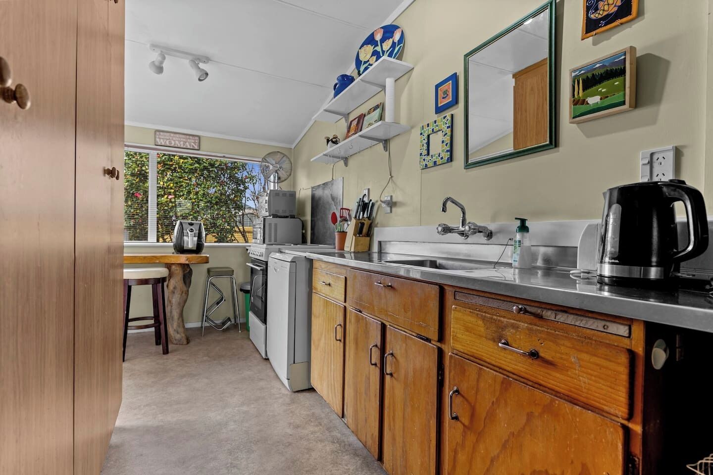 ثلاجة، ميكروويف، فرن، موقد طهي مسطح