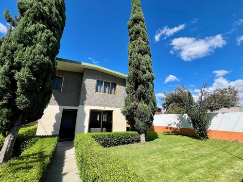 "Casa Caballos - Ideal for 7 people with large garden in Acolman"