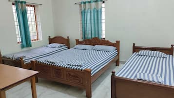 Economy Quadruple Room | Free WiFi, bed sheets