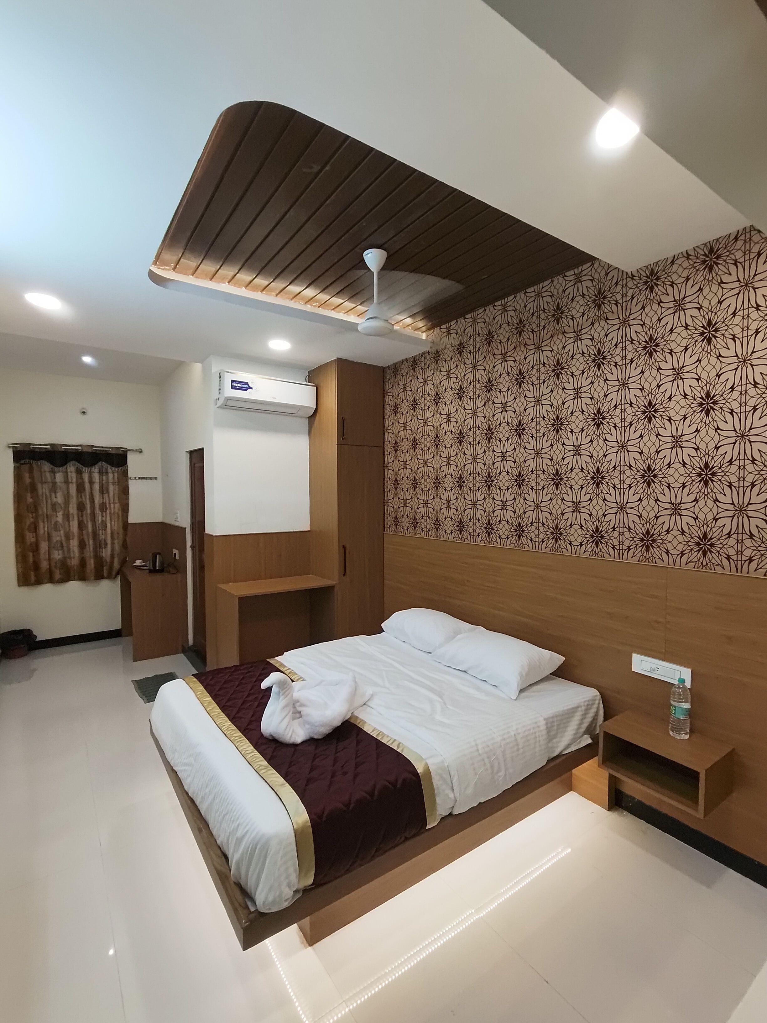 Luxury Double Room | Free WiFi