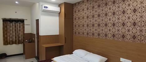 Luxury Double Room | Free WiFi