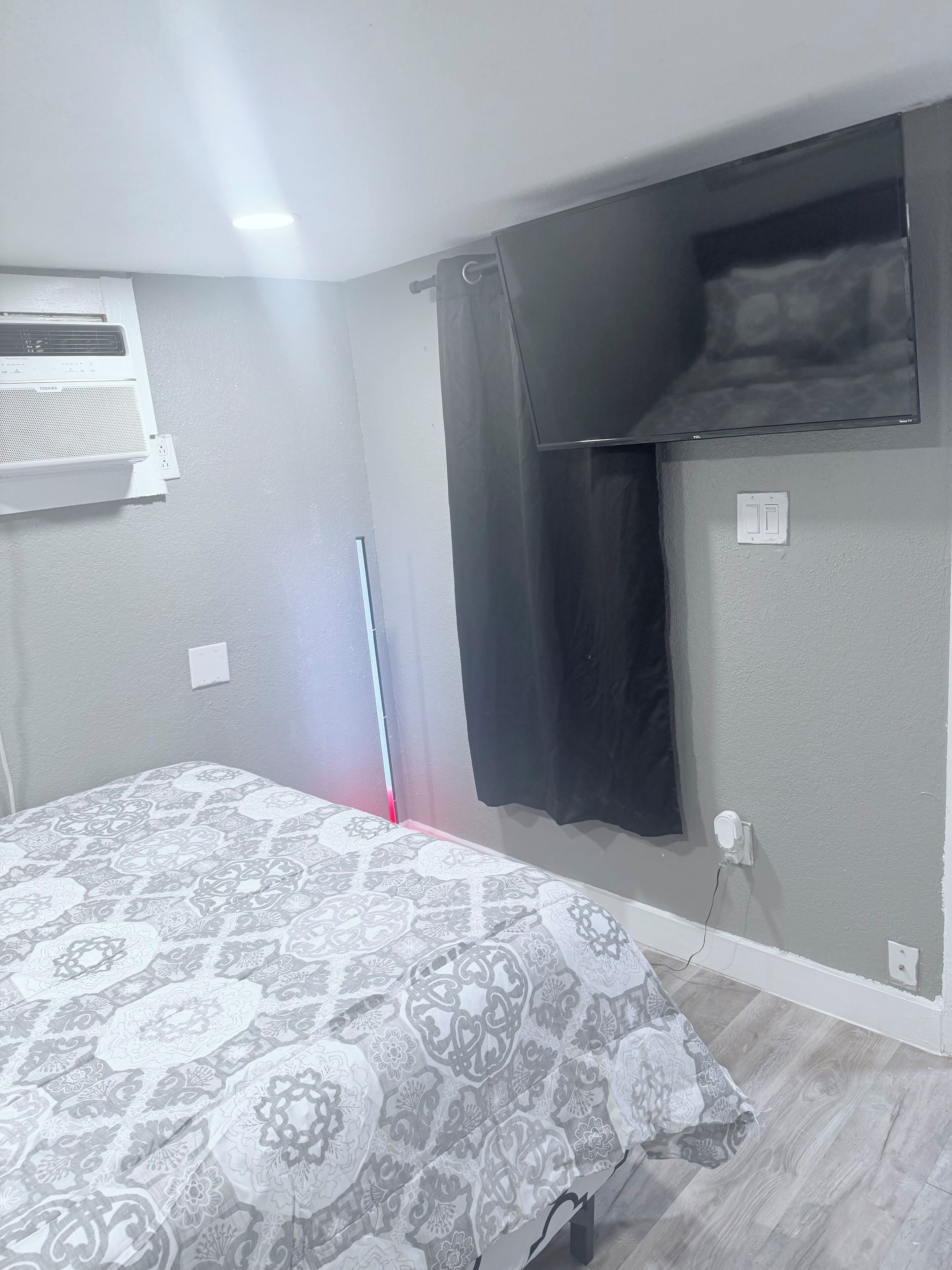 1 多间卧室、WiFi