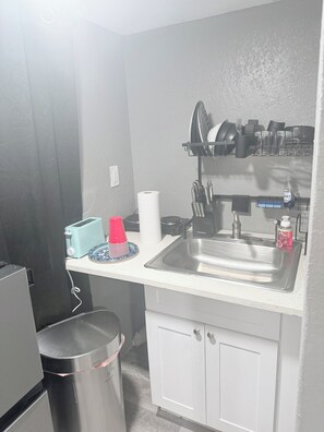 Private kitchen - Gray & White Escape - Modern, Minimal, Memorable (Fort Worth)