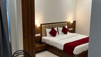 Deluxe Double Room, Balcony, Garden View | Desk, laptop workspace, free WiFi