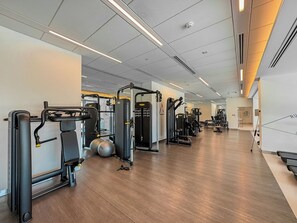 Fitness facility - Bright 2BR APT Near The Burj Khalifa & Dubai Mall (Dubai)