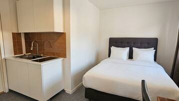 Dobbeltværelse - udsigt til have | Arbejdsområde til bærbare computere, gratis Wi-Fi