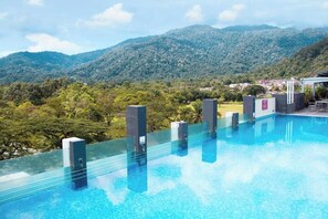 Outdoor pool - Flemington Hotel (Taiping)
